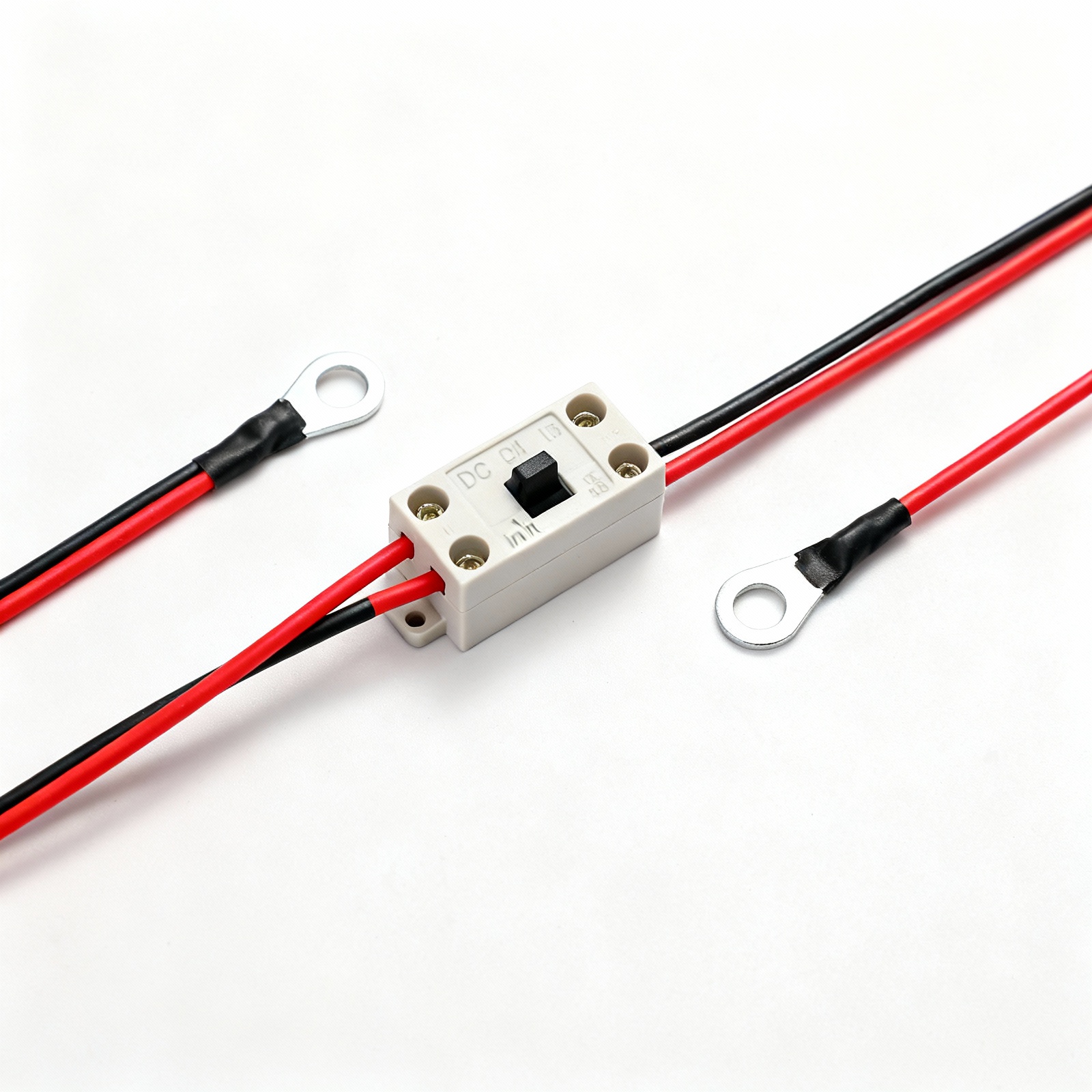 RV solar system safety fuses and breakers